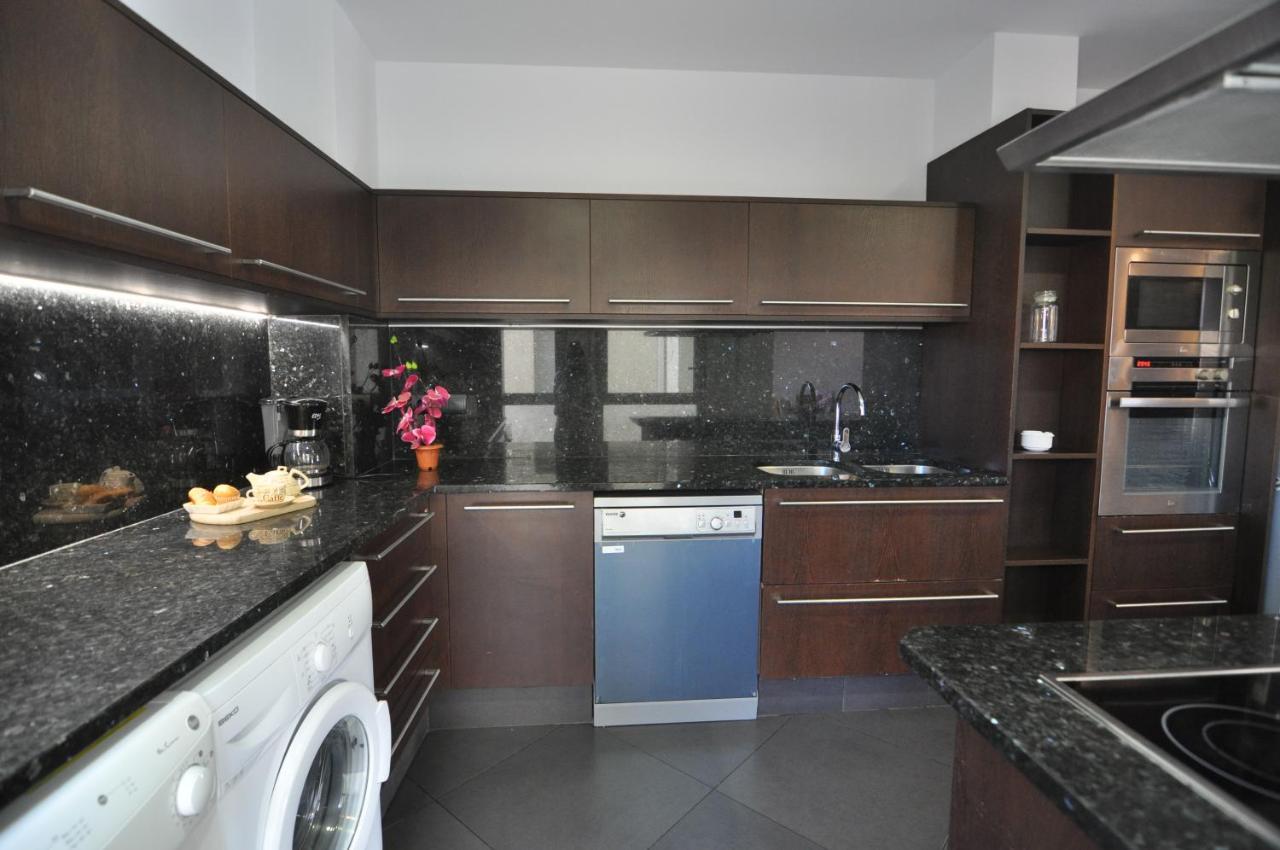 Rnet - Apartments Roses Centre Екстериор снимка