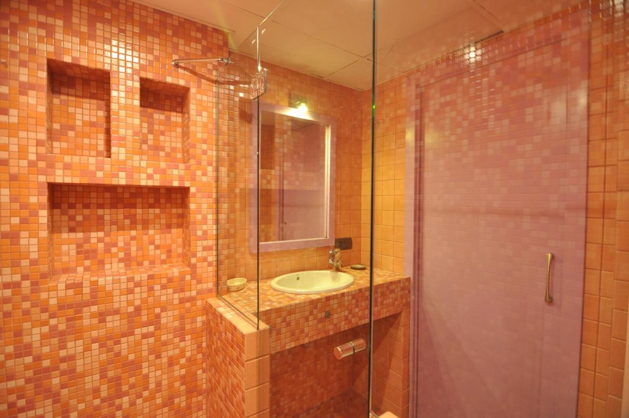 Rnet - Apartments Roses Centre Екстериор снимка